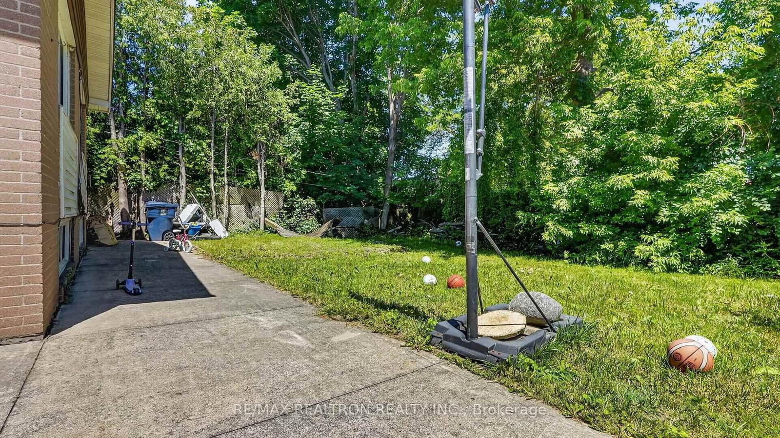 8 Bonnechere Crescent thumbnail 41