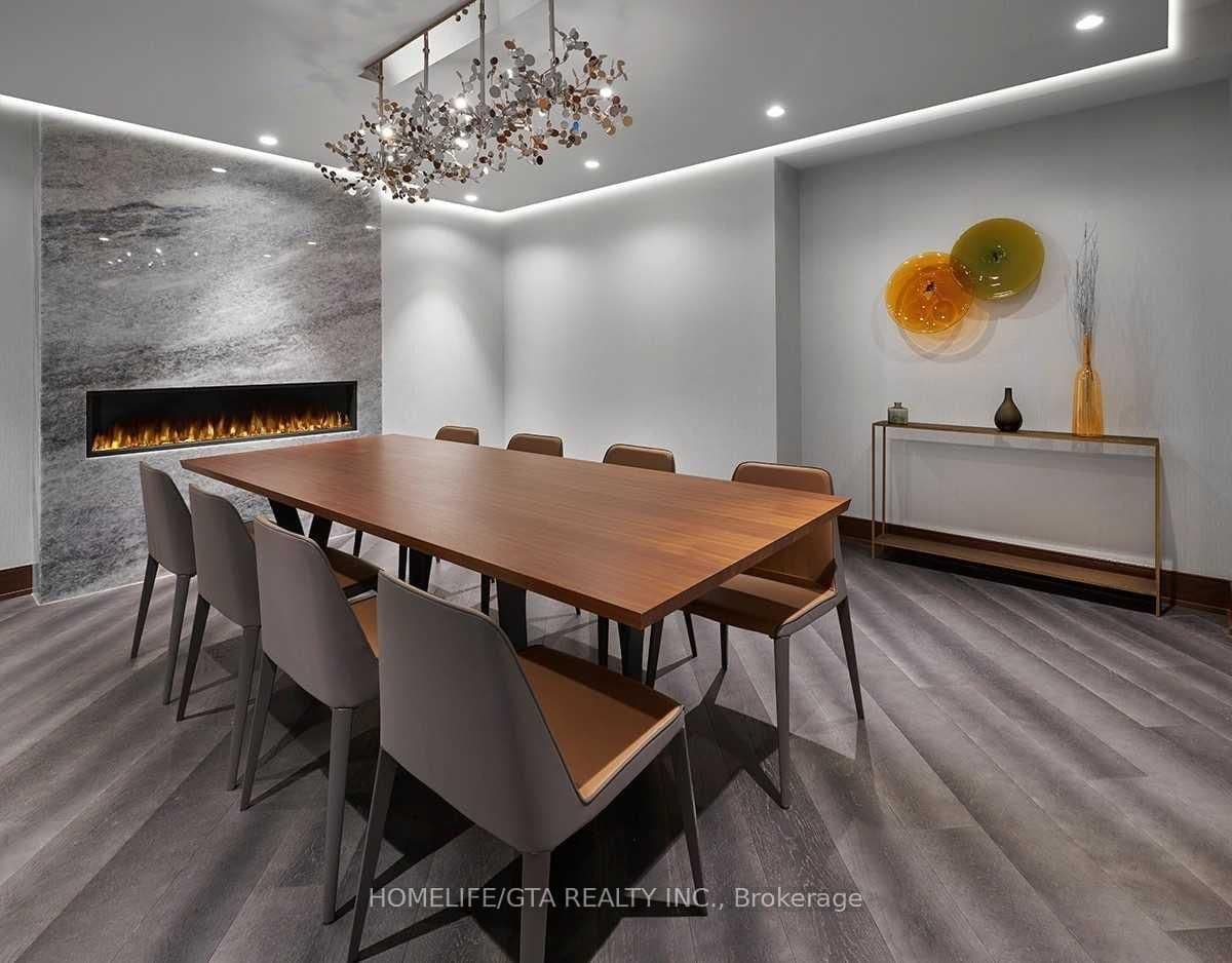 275 Village Green Square, Unit PH17 thumbnail 23