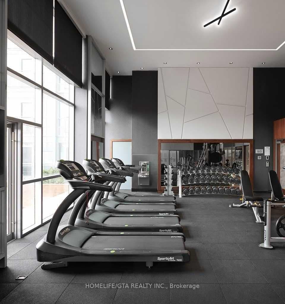 275 Village Green Square, Unit PH17 thumbnail 27