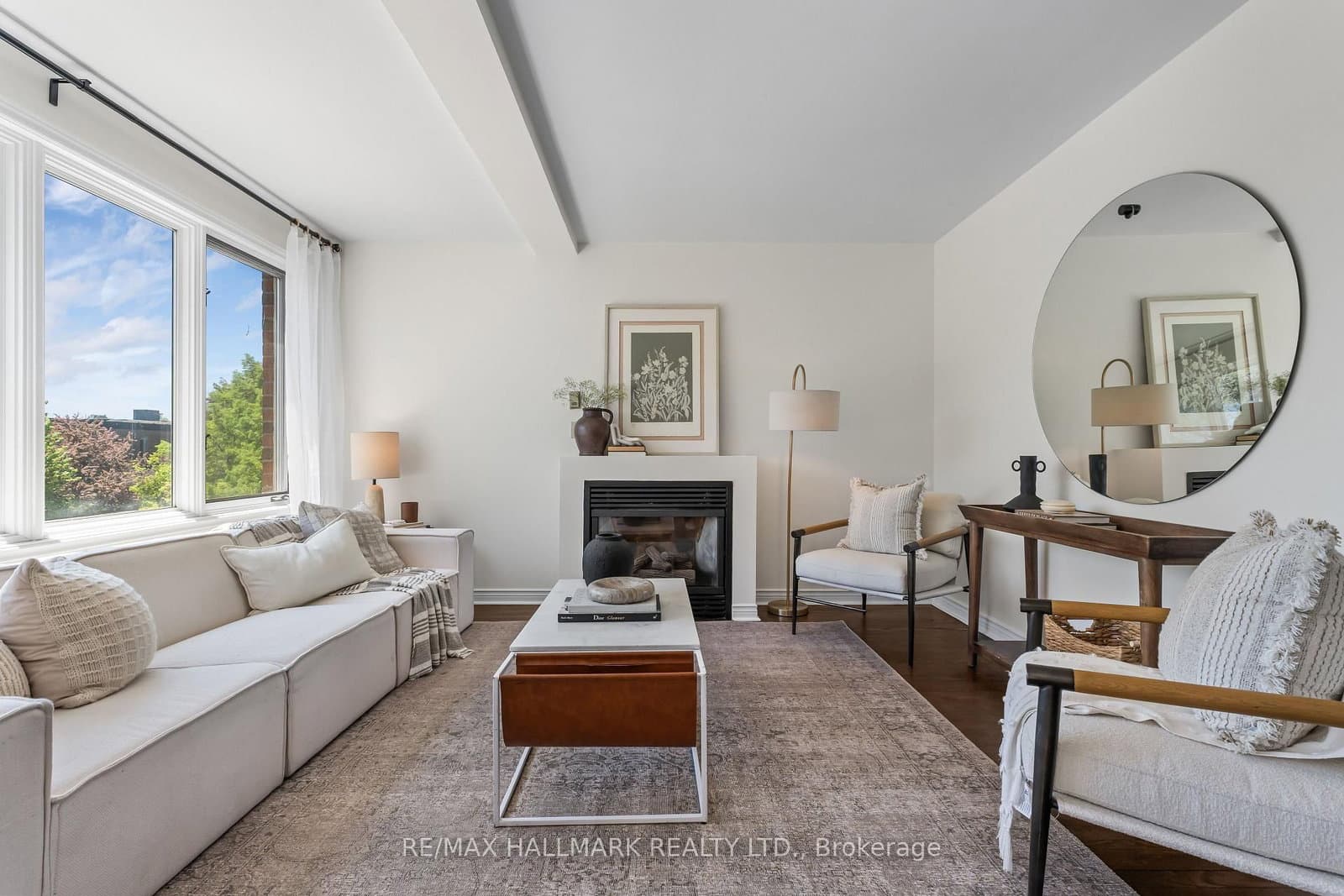 1941 Queen Street E, Unit 305 thumbnail 7
