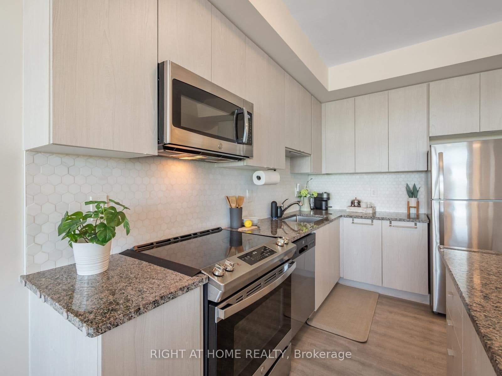 2550 Castlegate Crossing, Unit 403 thumbnail 12