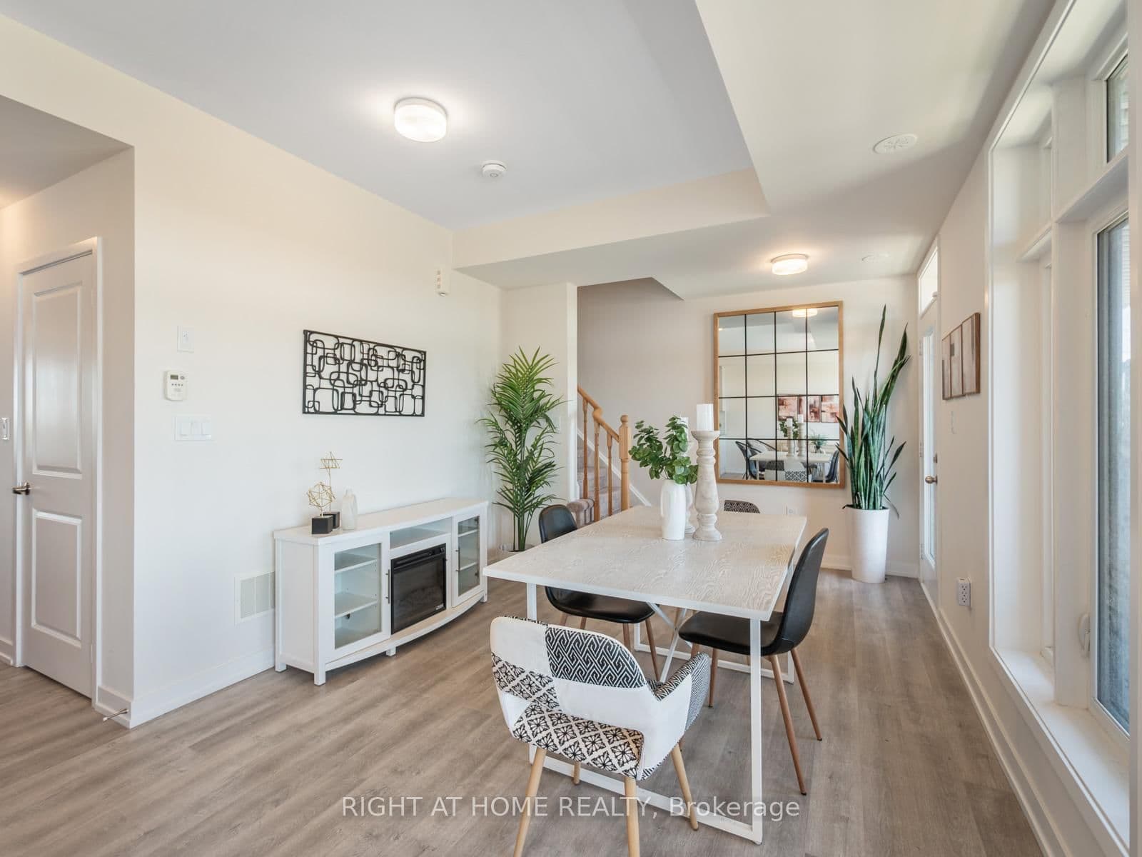 2550 Castlegate Crossing, Unit 403 thumbnail 20