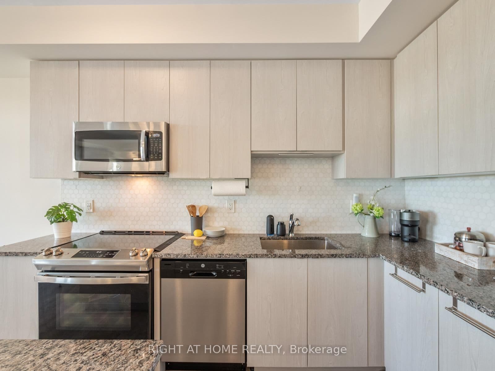 2550 Castlegate Crossing, Unit 403 thumbnail 7