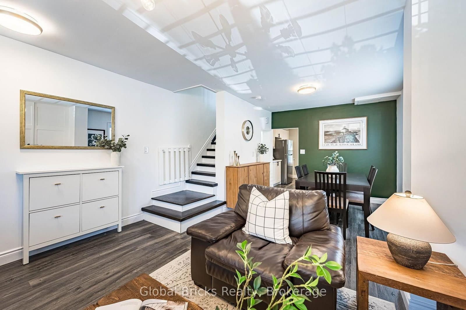 19 Elward Boulevard thumbnail 7