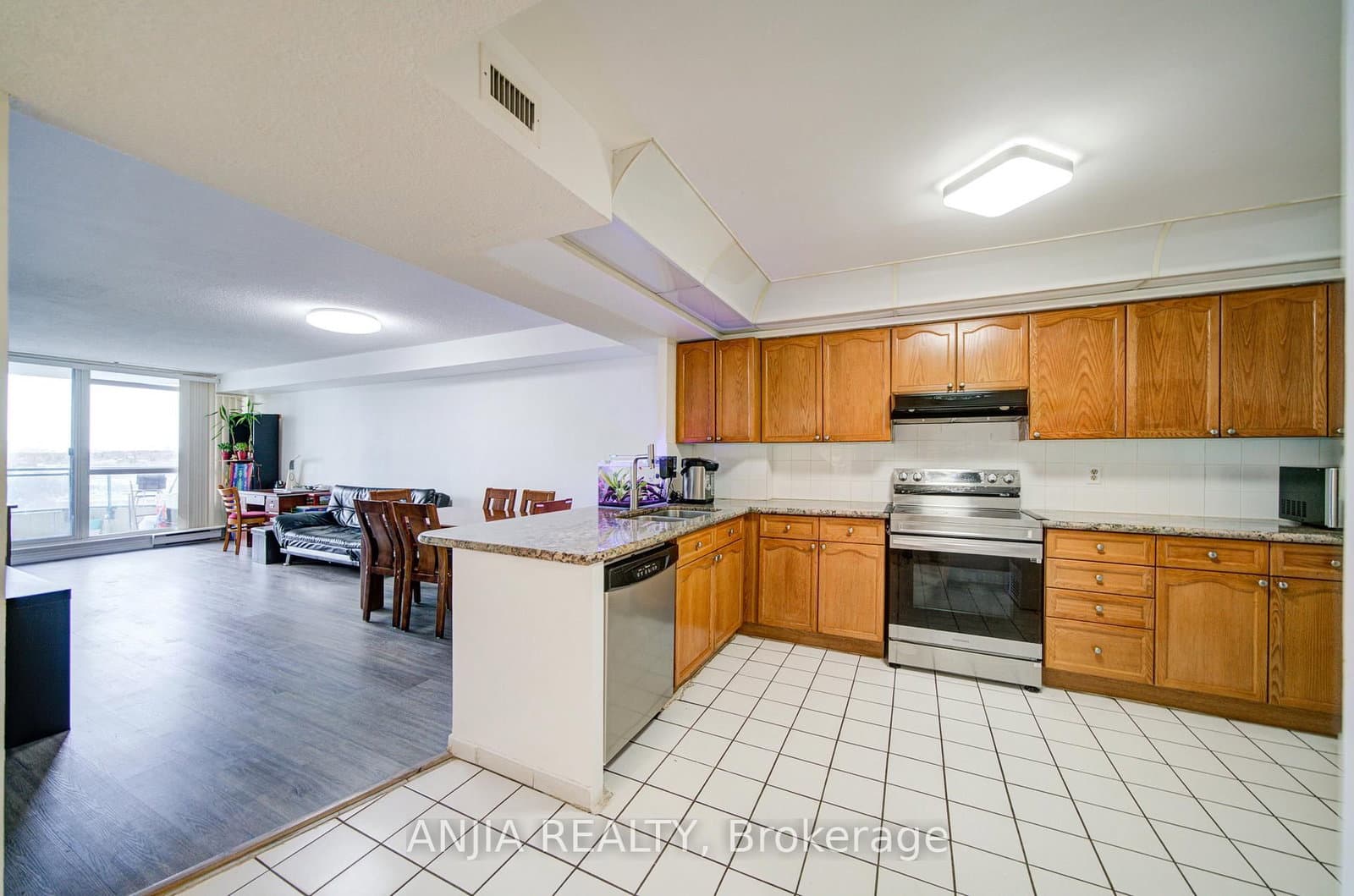 4727 Sheppard Avenue E, Unit 1208 thumbnail 8
