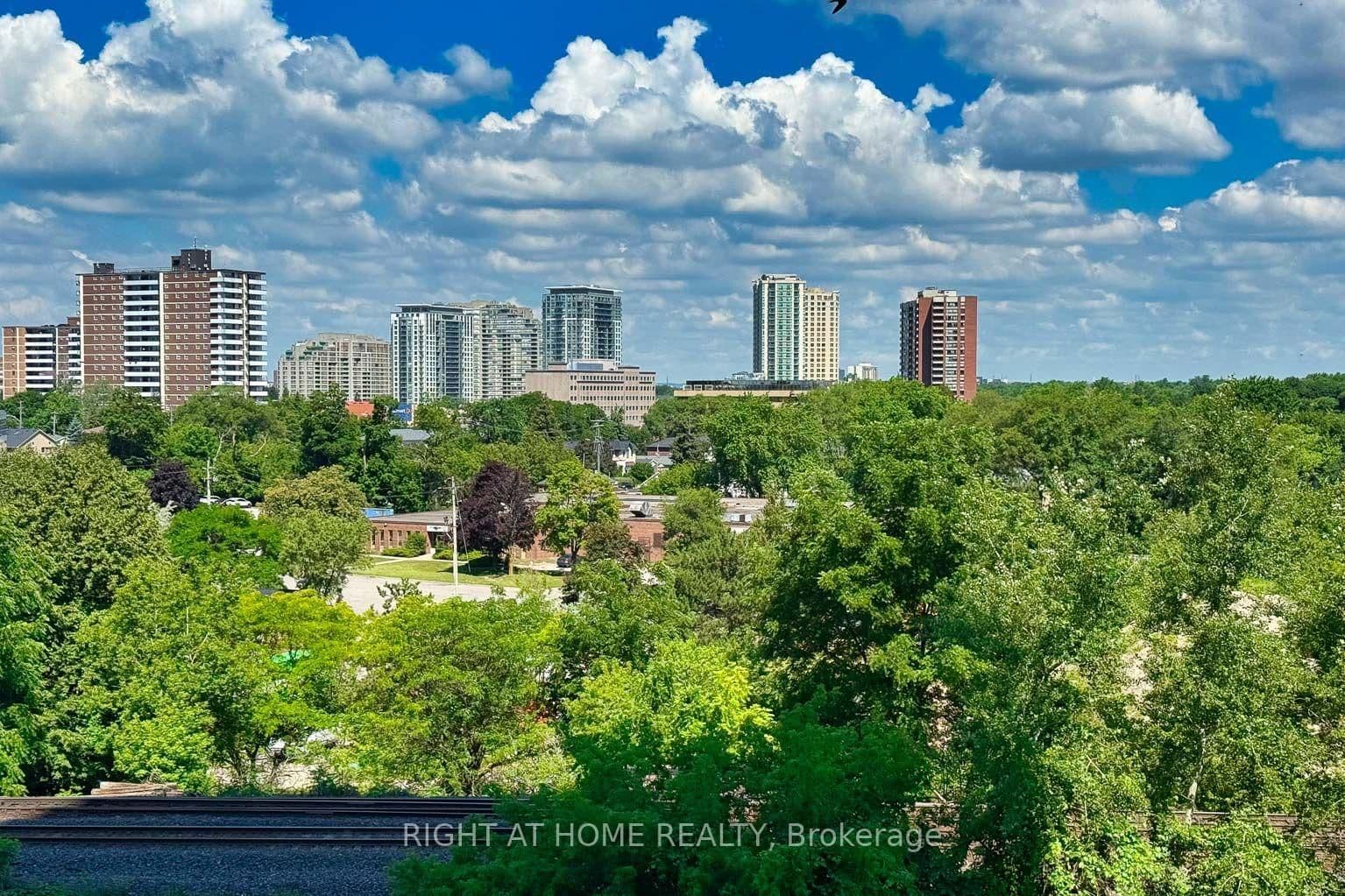 255 Village Green Square, Unit 606 thumbnail 4