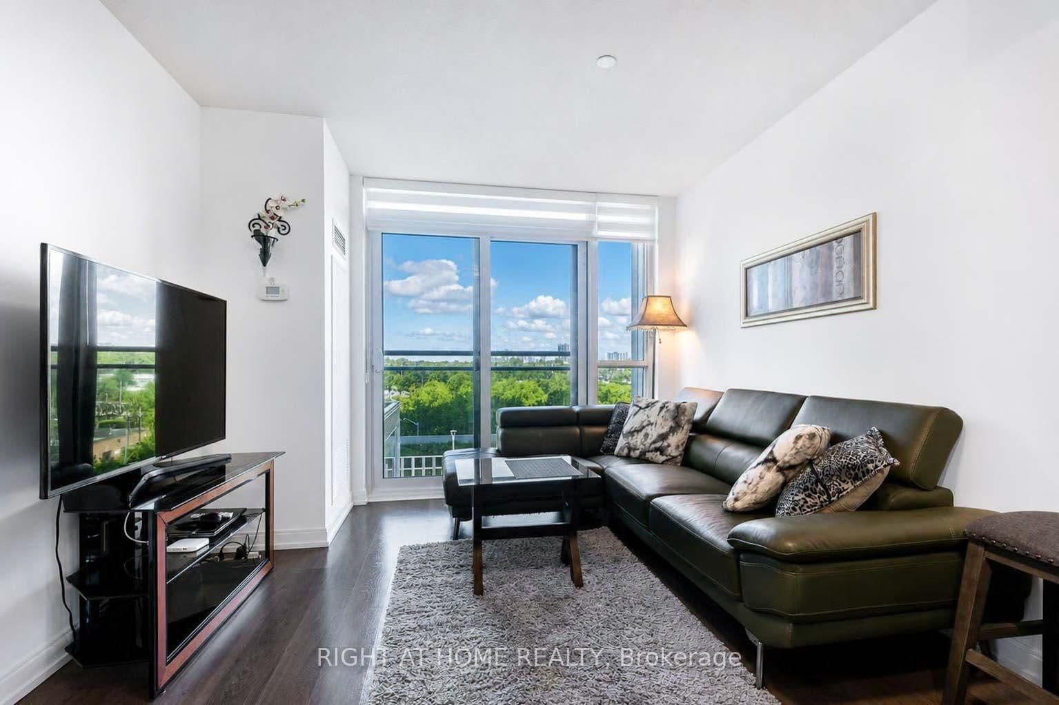 255 Village Green Square, Unit 606 thumbnail 7