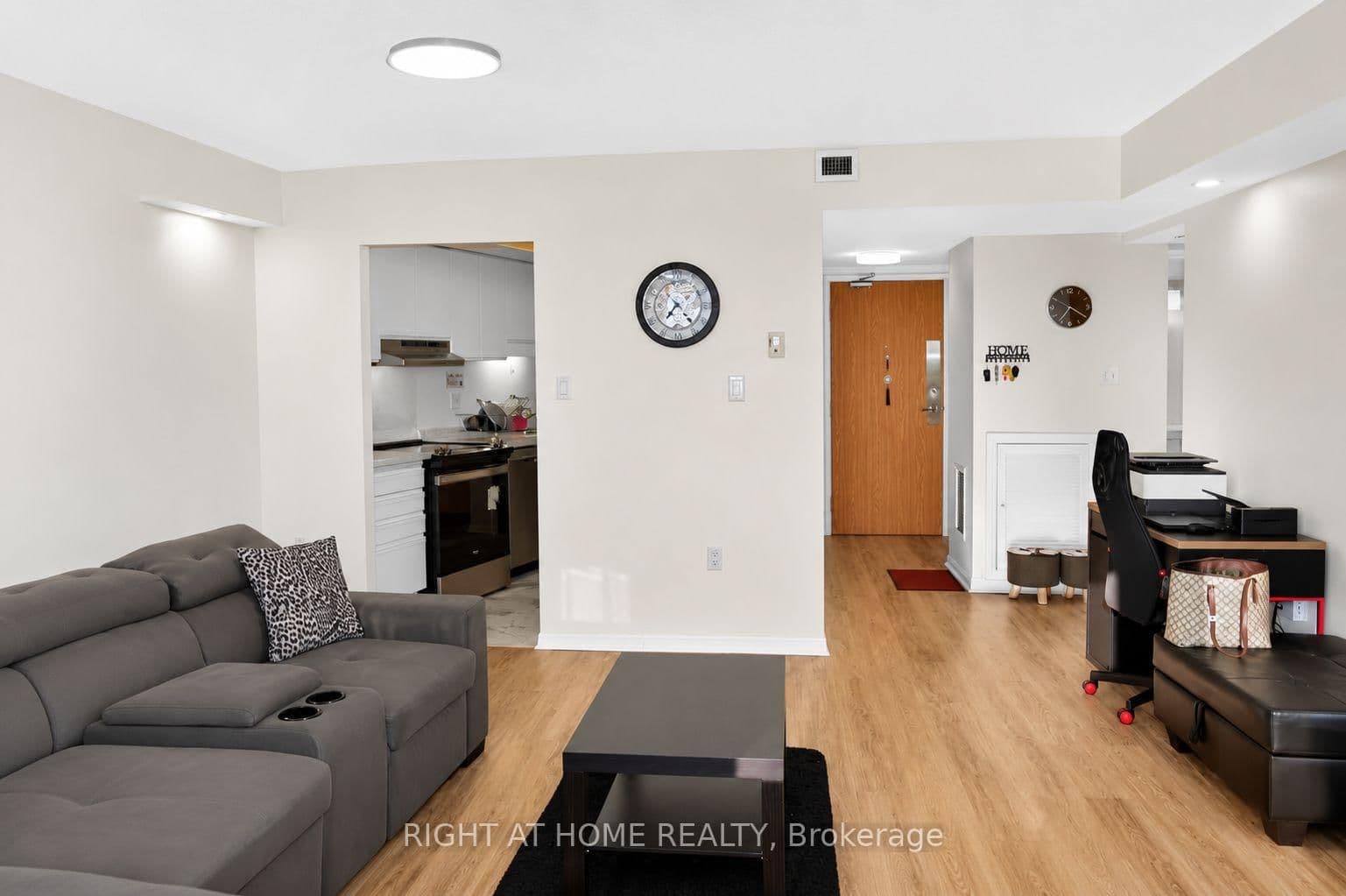 757 Victoria Park Avenue, Unit 1501 thumbnail 8