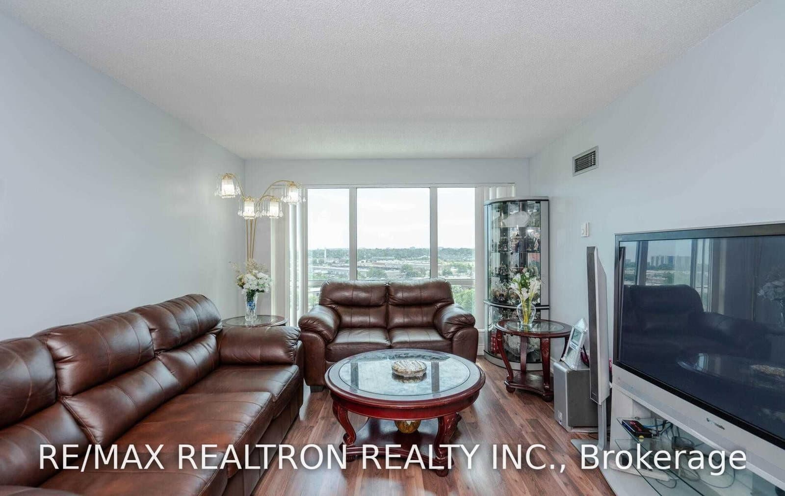 8 Lee Centre Drive, Unit 910 thumbnail 12