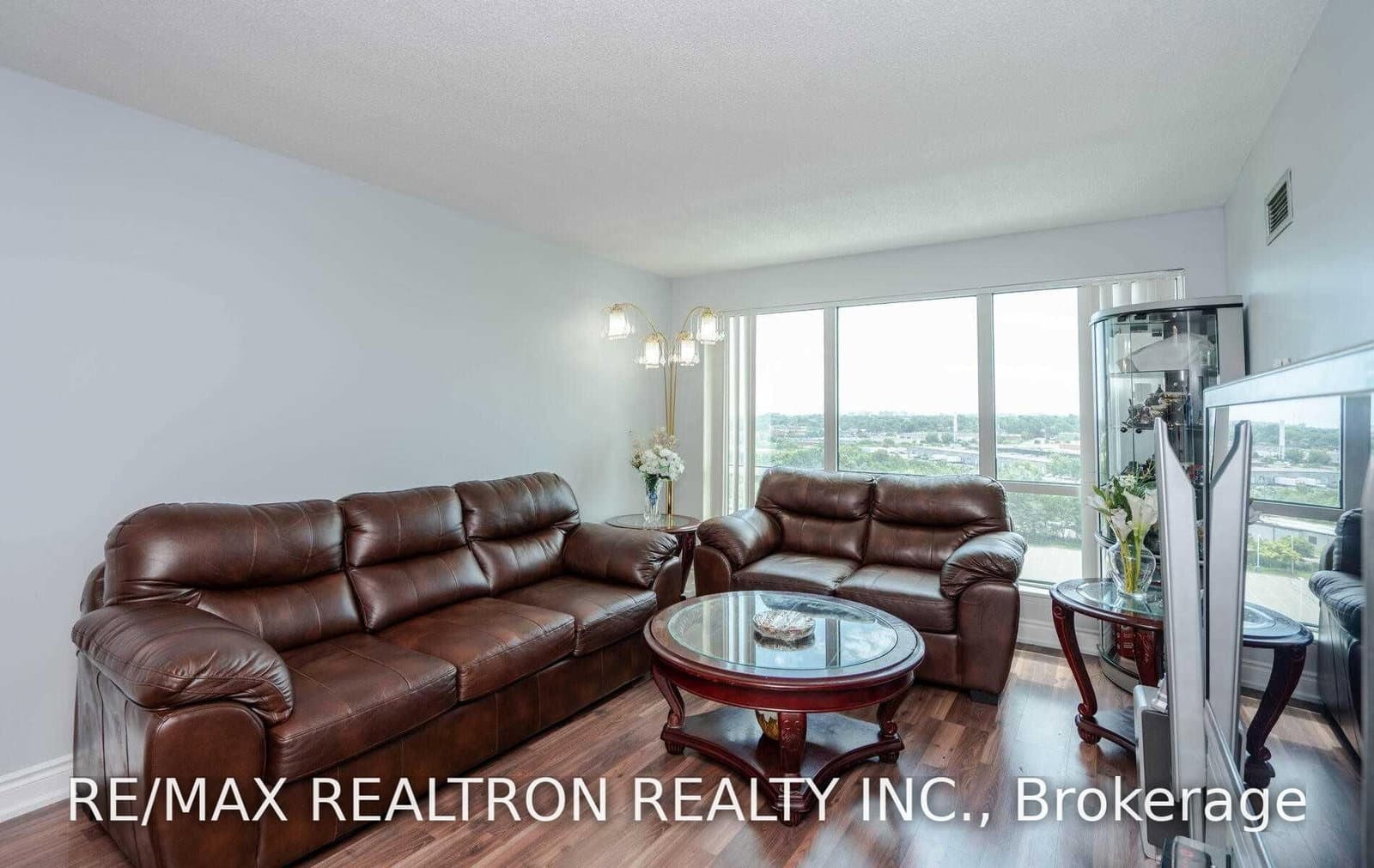 8 Lee Centre Drive, Unit 910 thumbnail 13