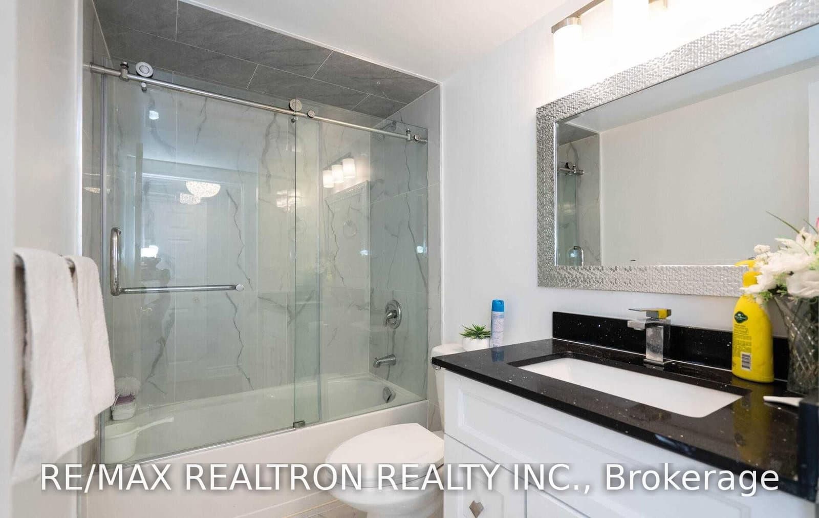 8 Lee Centre Drive, Unit 910 thumbnail 16