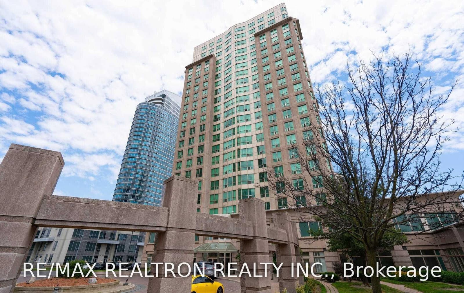 8 Lee Centre Drive, Unit 910 thumbnail 3