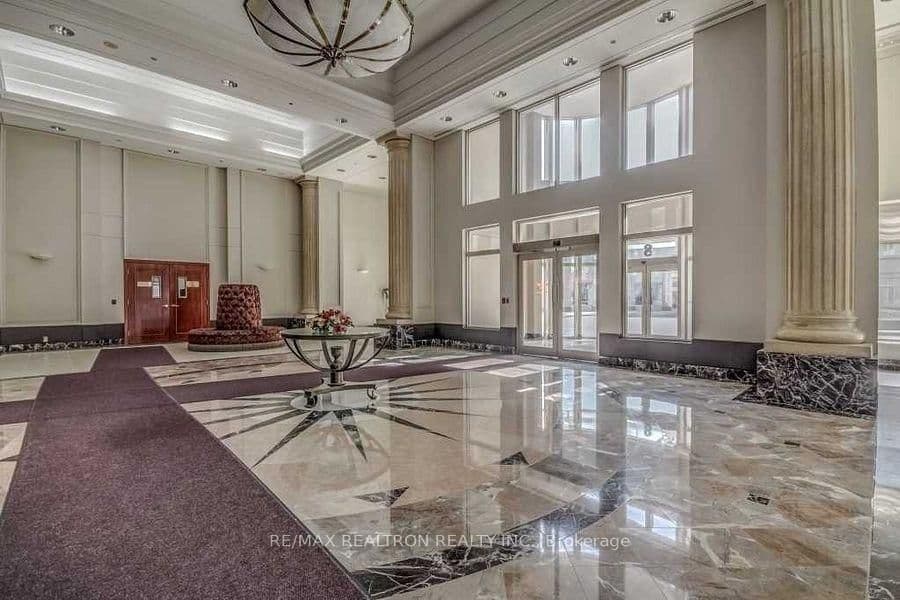 8 Lee Centre Drive, Unit 910 thumbnail 6