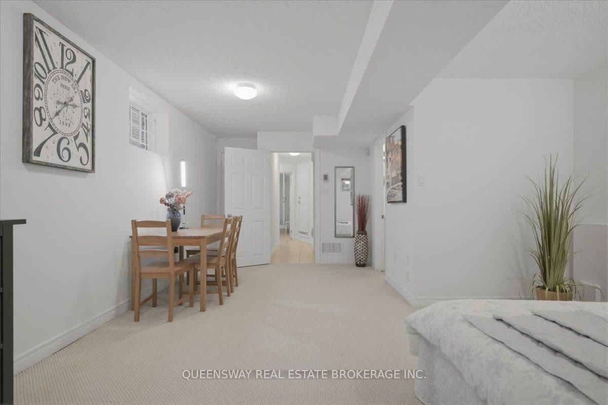 83 Floyd Avenue thumbnail 35