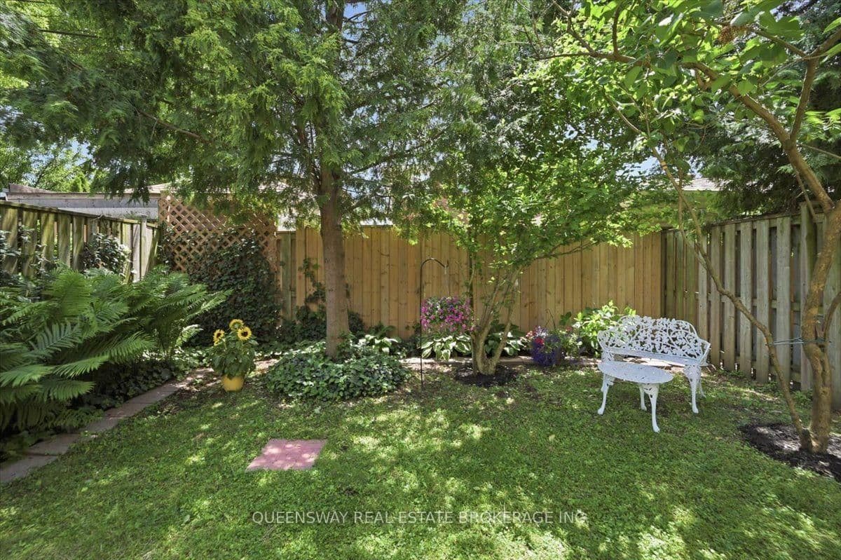 83 Floyd Avenue thumbnail 45
