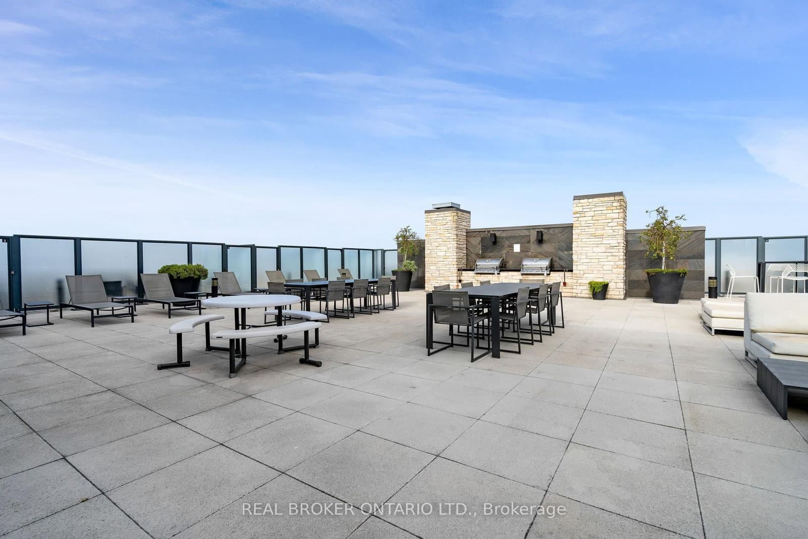 1190 Dundas Street E, Unit 322 thumbnail 10