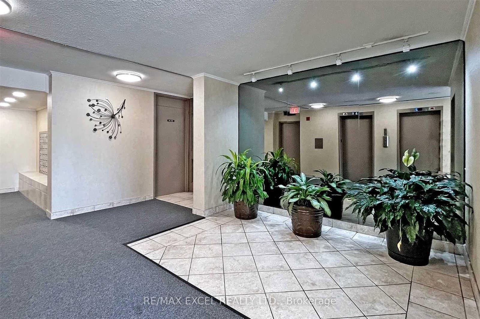 2500 Bridletowne Circle, Unit 907 thumbnail 8