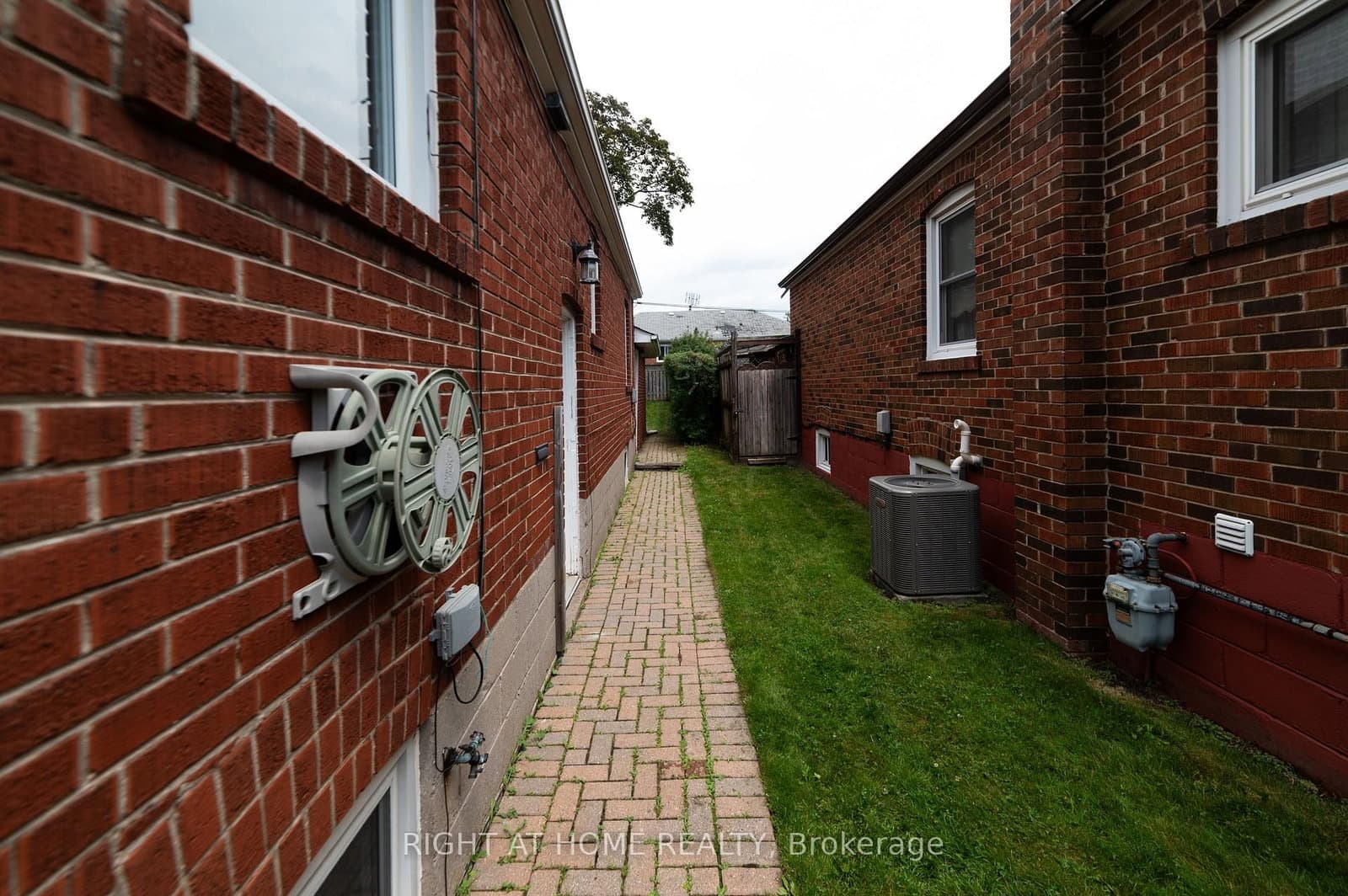 2 Midholm Drive thumbnail 34