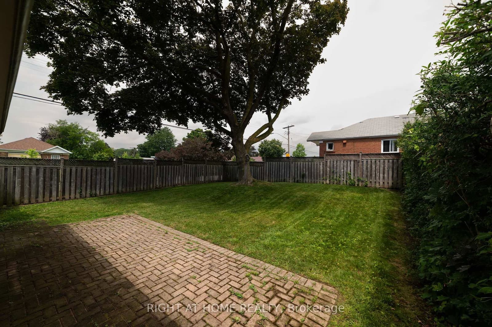 2 Midholm Drive thumbnail 35