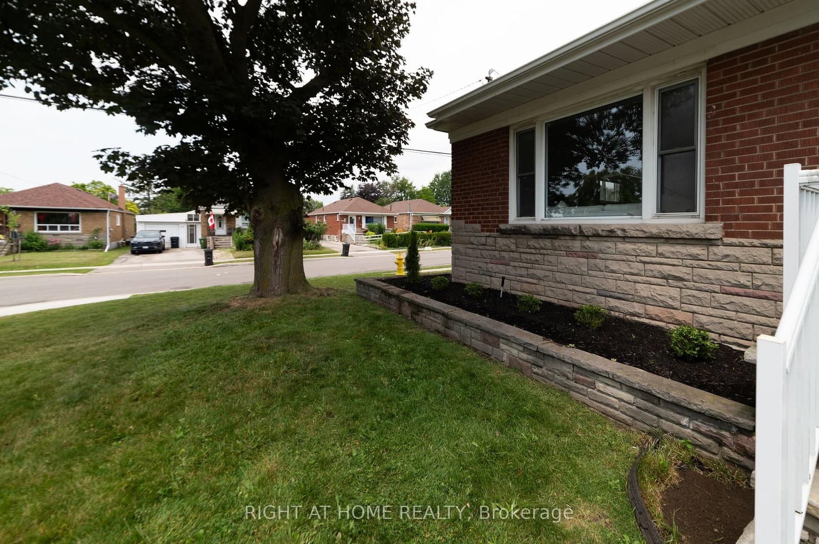 2 Midholm Drive thumbnail 4