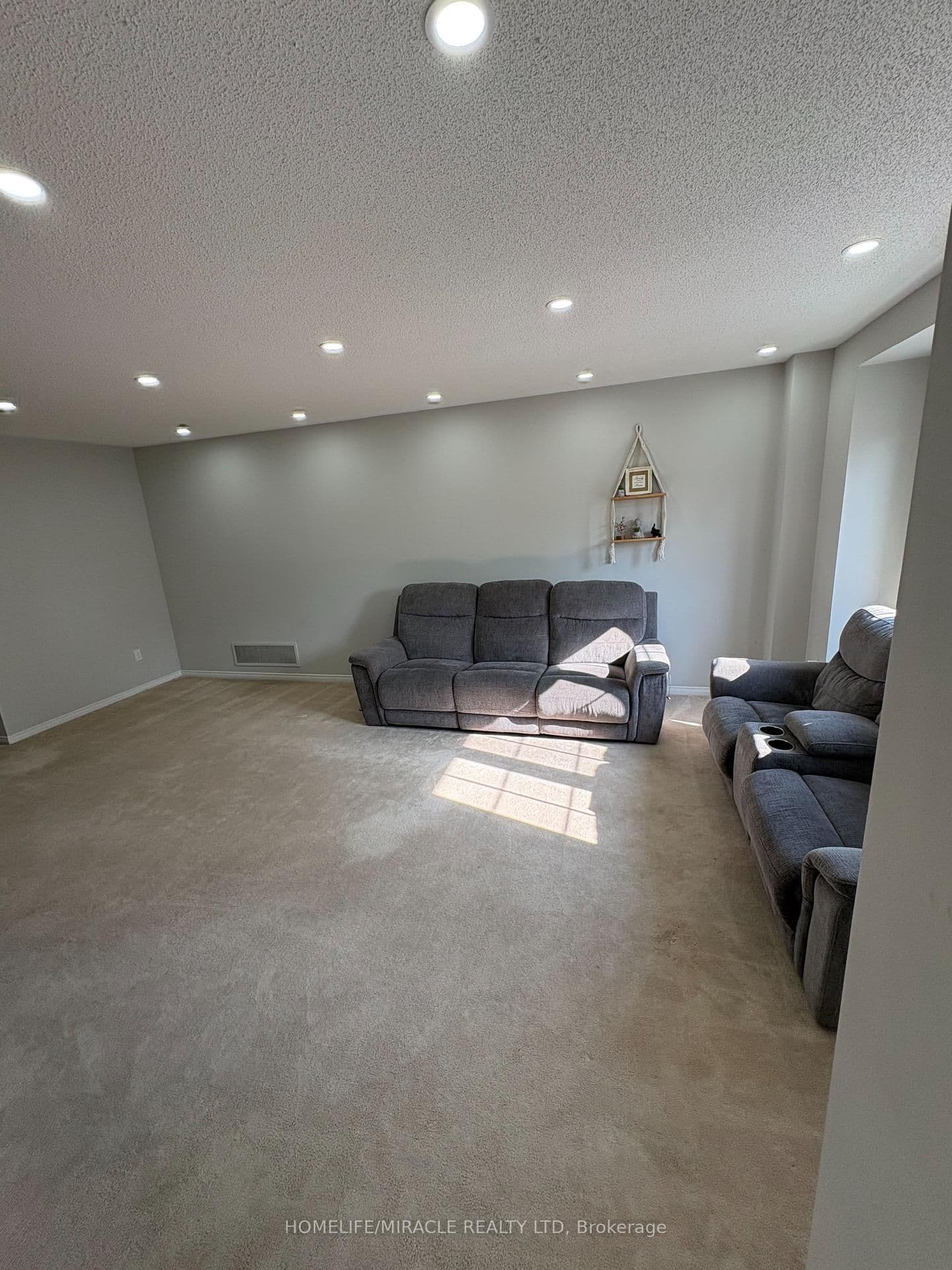 15 Nobbs Drive thumbnail 5