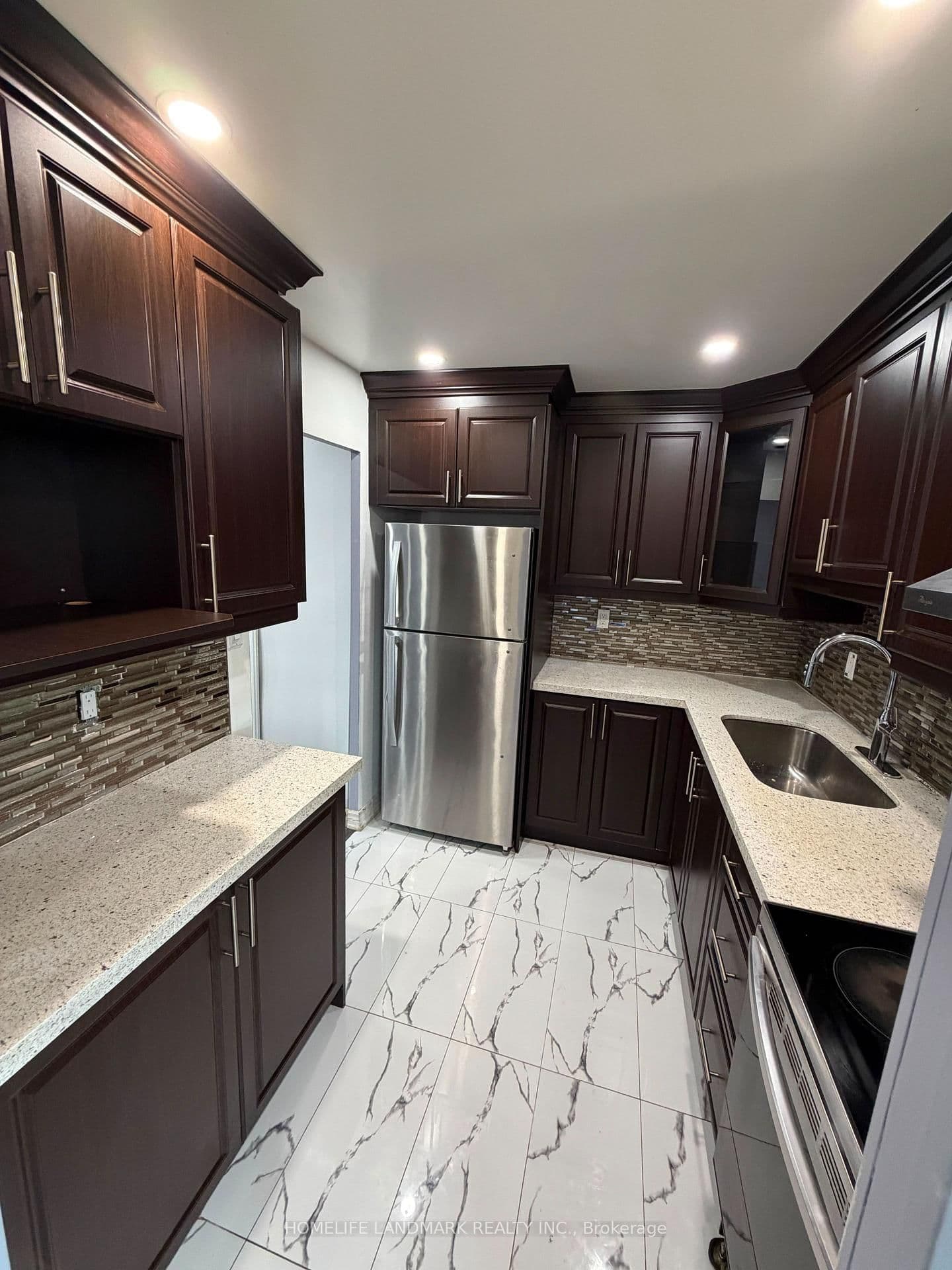 180 Markham Road, Unit 1703 thumbnail 2