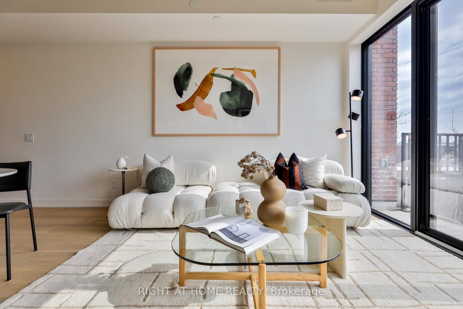 761 Queen Street E, Unit 205 thumbnail 4