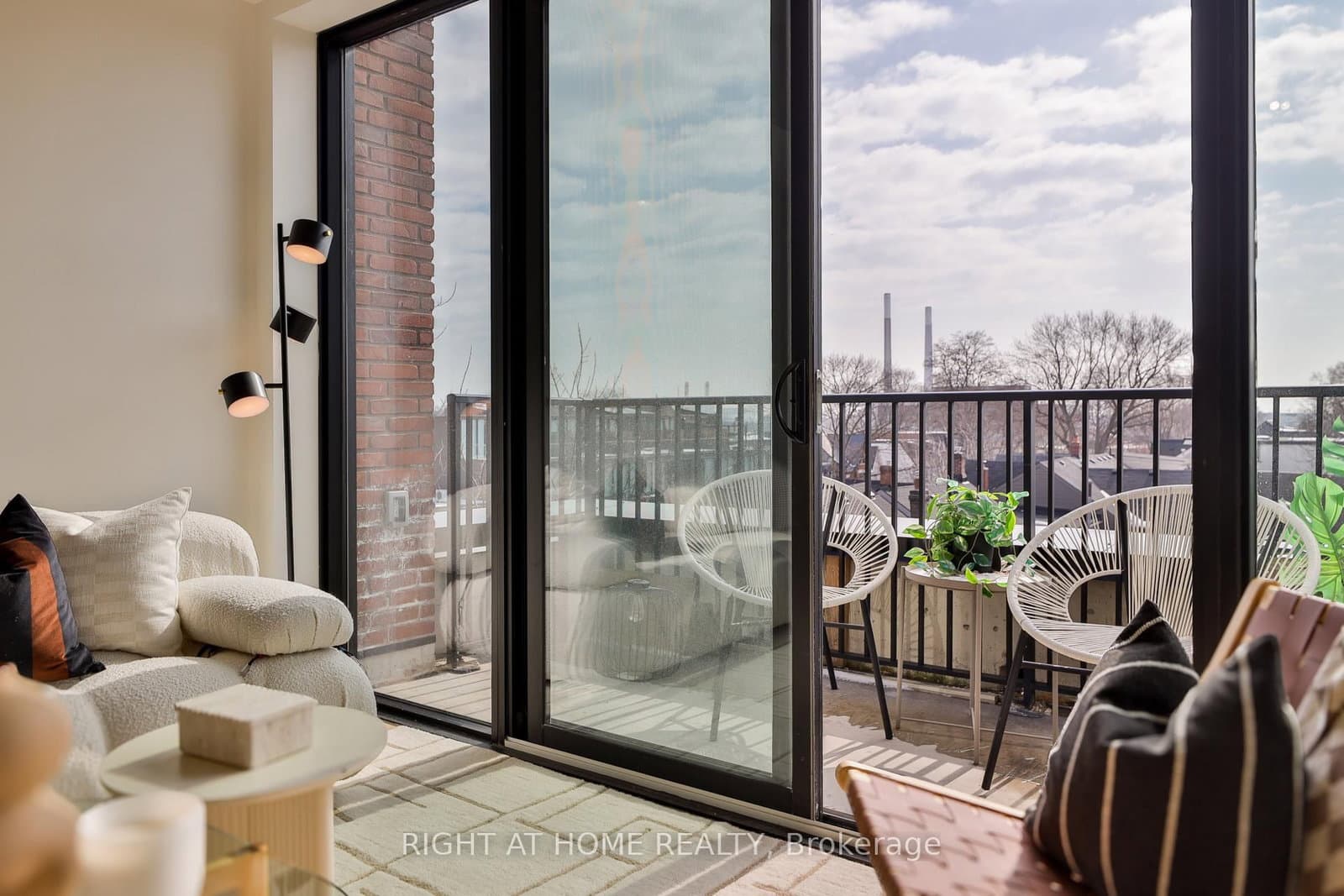 761 Queen Street E, Unit 205 thumbnail 5