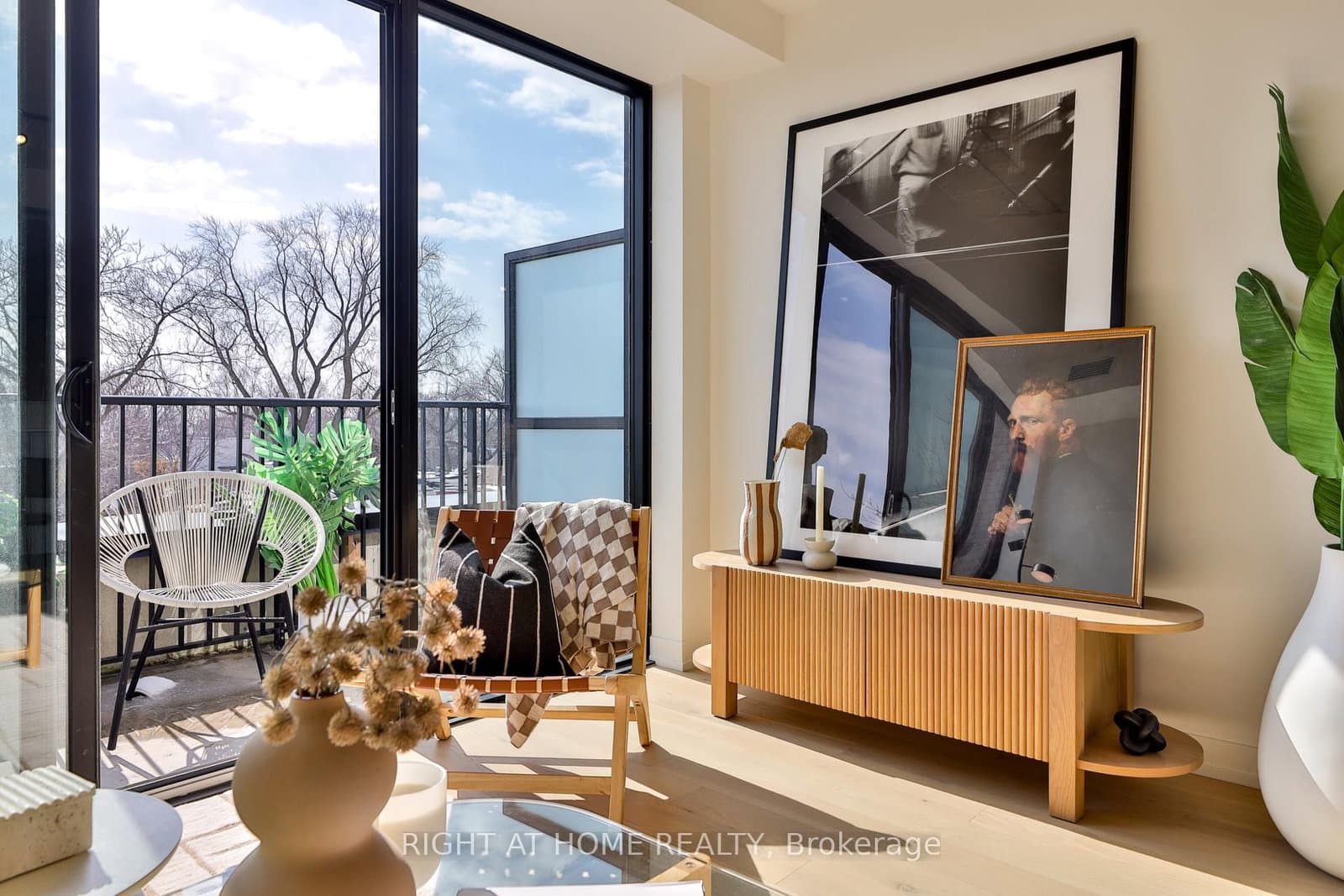 761 Queen Street E, Unit 205 thumbnail 7