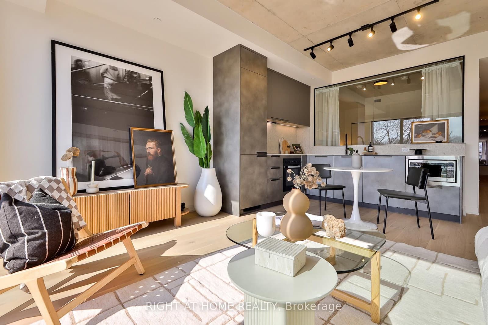 761 Queen Street E, Unit 205 thumbnail 8