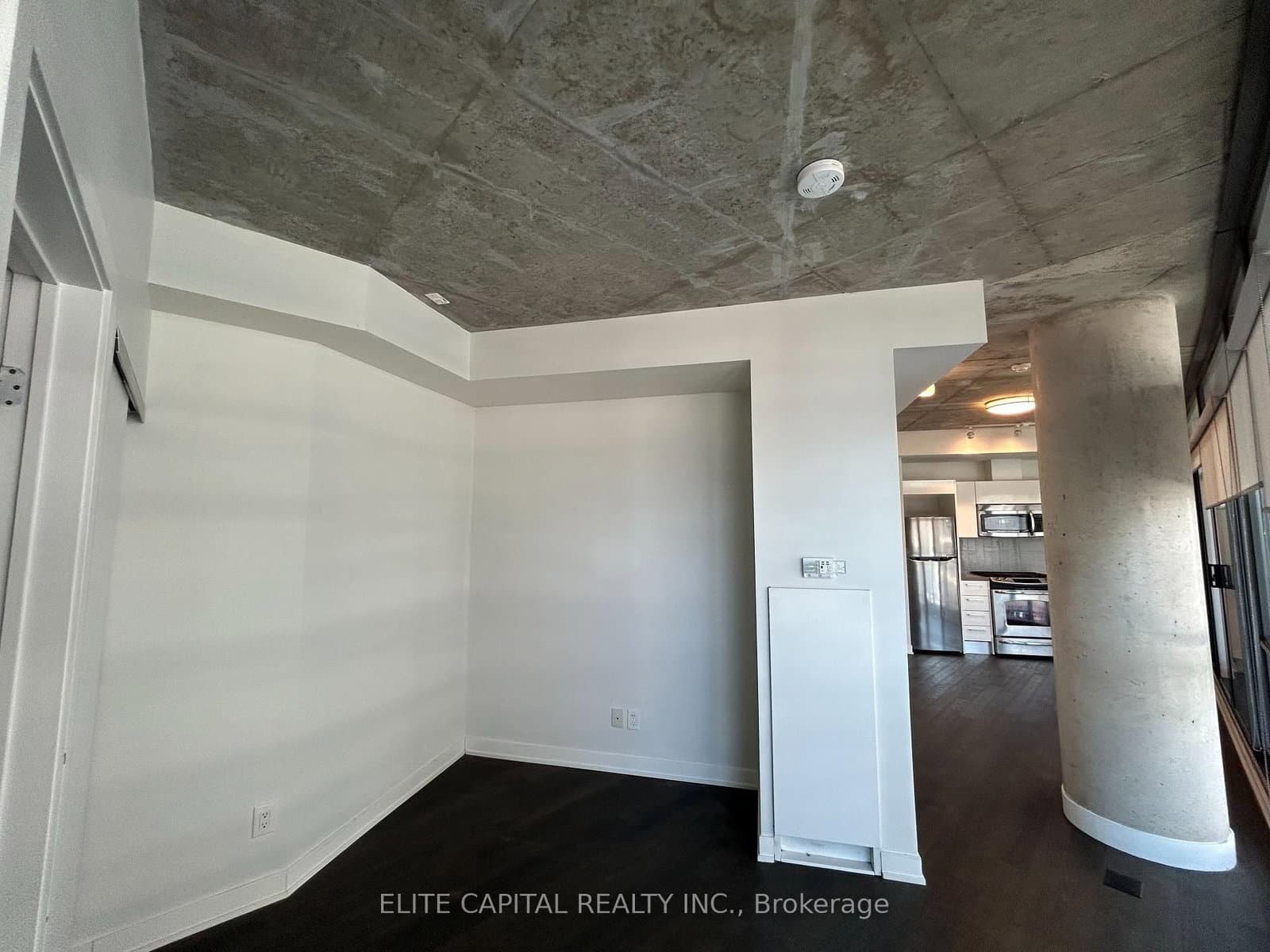 319 Carlaw Avenue, Unit 409 thumbnail 4