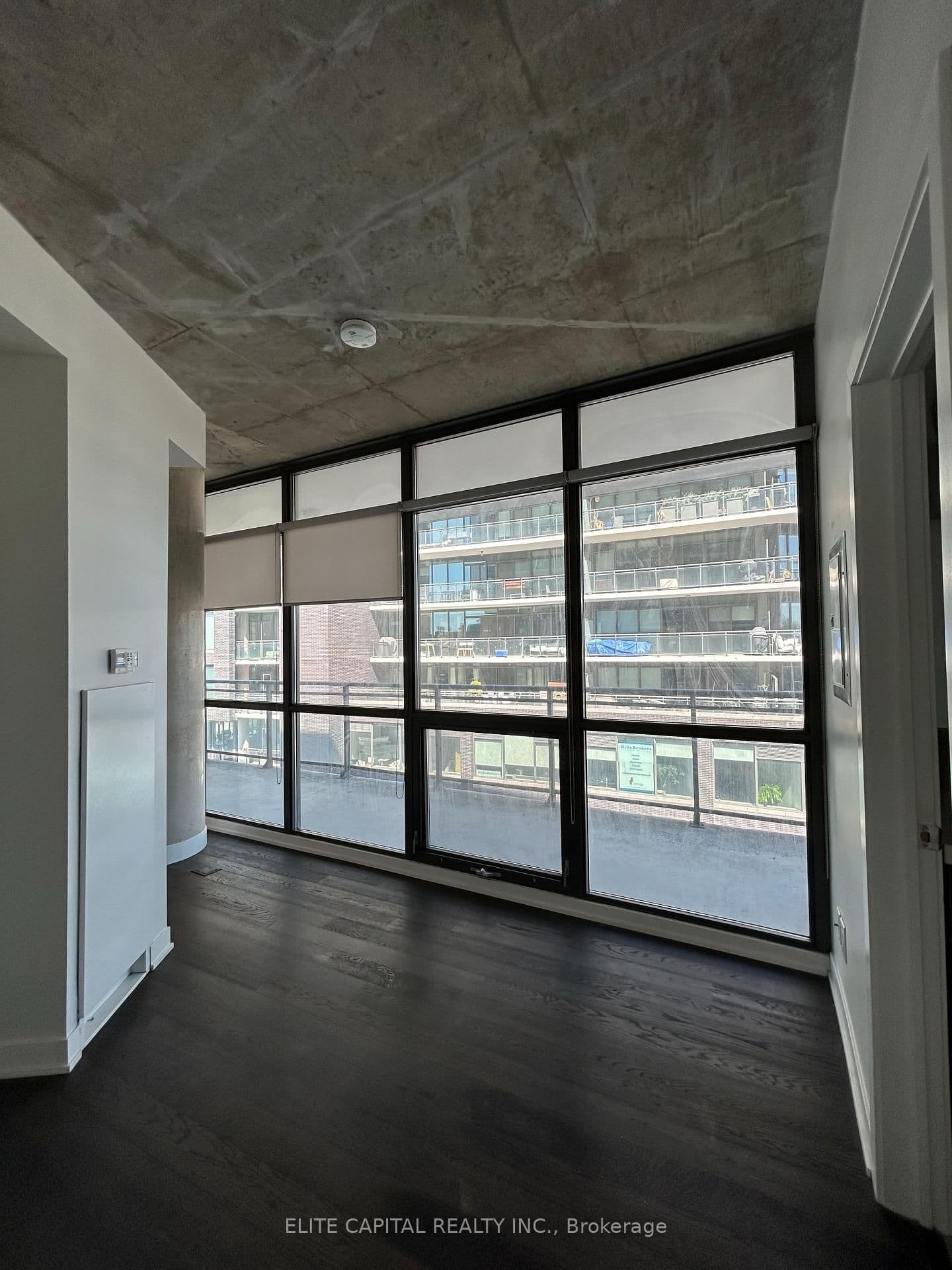 319 Carlaw Avenue, Unit 409 thumbnail 8