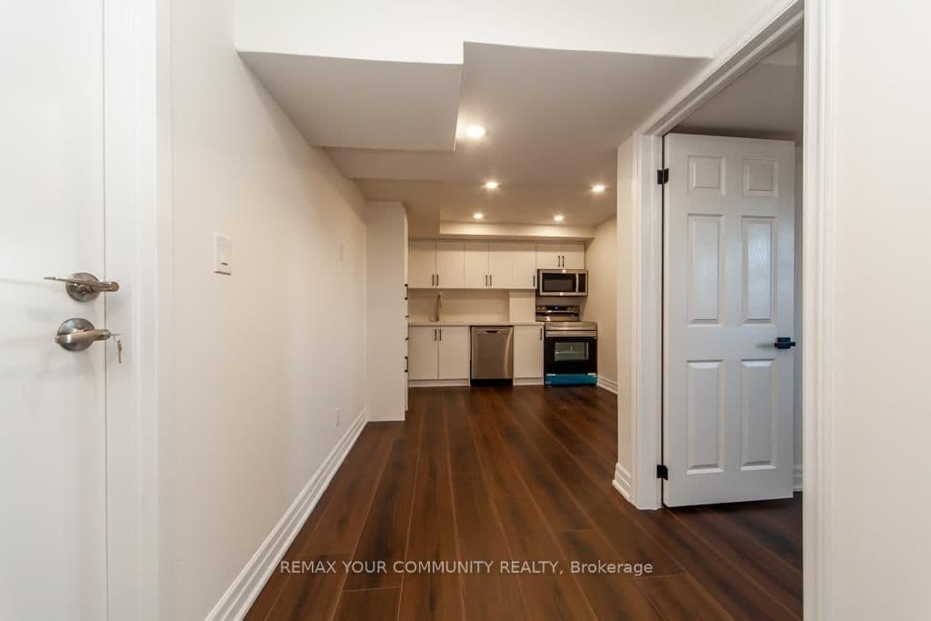 2412 Moonlight Crescent, Unit Bsmt thumbnail 12