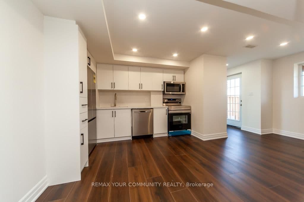 2412 Moonlight Crescent, Unit Bsmt thumbnail 7