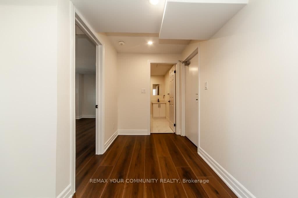 2412 Moonlight Crescent, Unit Bsmt thumbnail 9