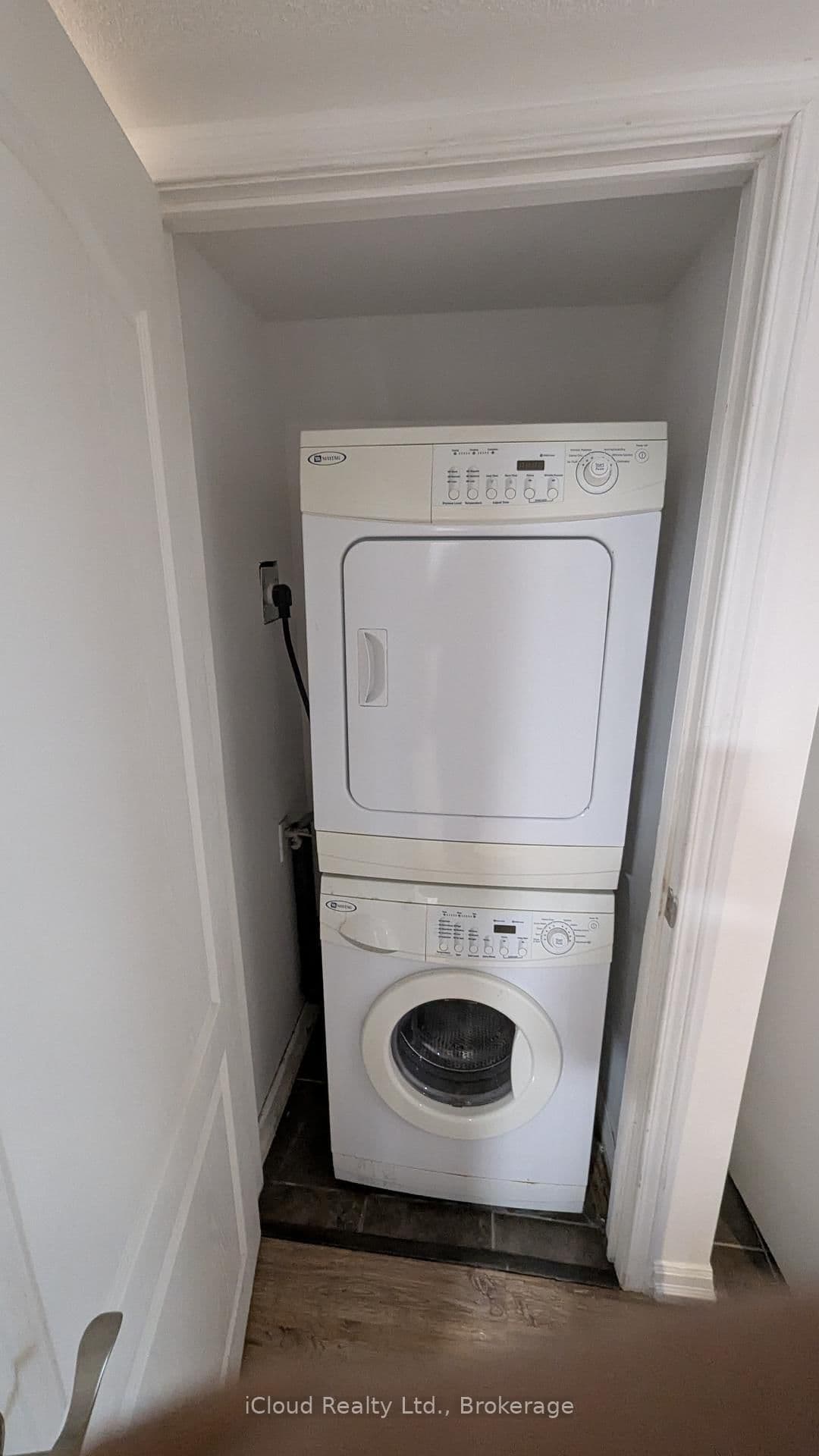 53 Seward Crescent, Unit Lower Level thumbnail 10