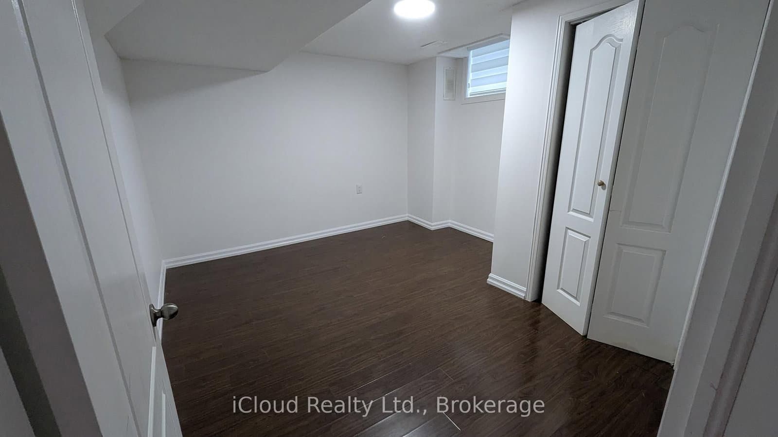53 Seward Crescent, Unit Lower Level thumbnail 5