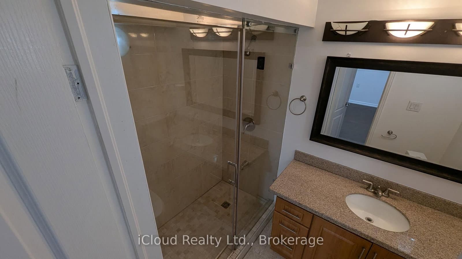53 Seward Crescent, Unit Lower Level thumbnail 6