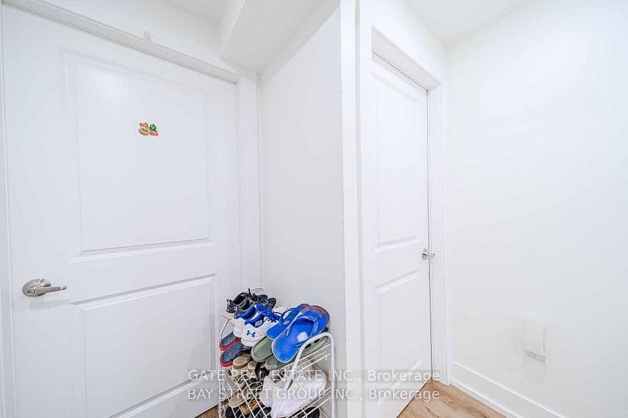 14 Amarillo Drive, Unit Lower Level thumbnail 3