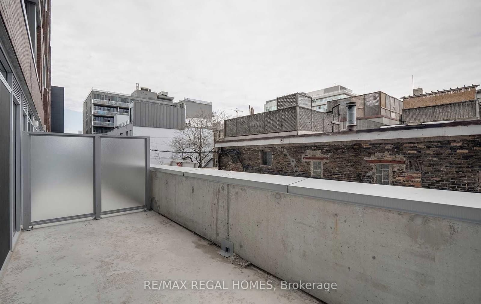 30 Baseball Place, Unit 209 thumbnail 2
