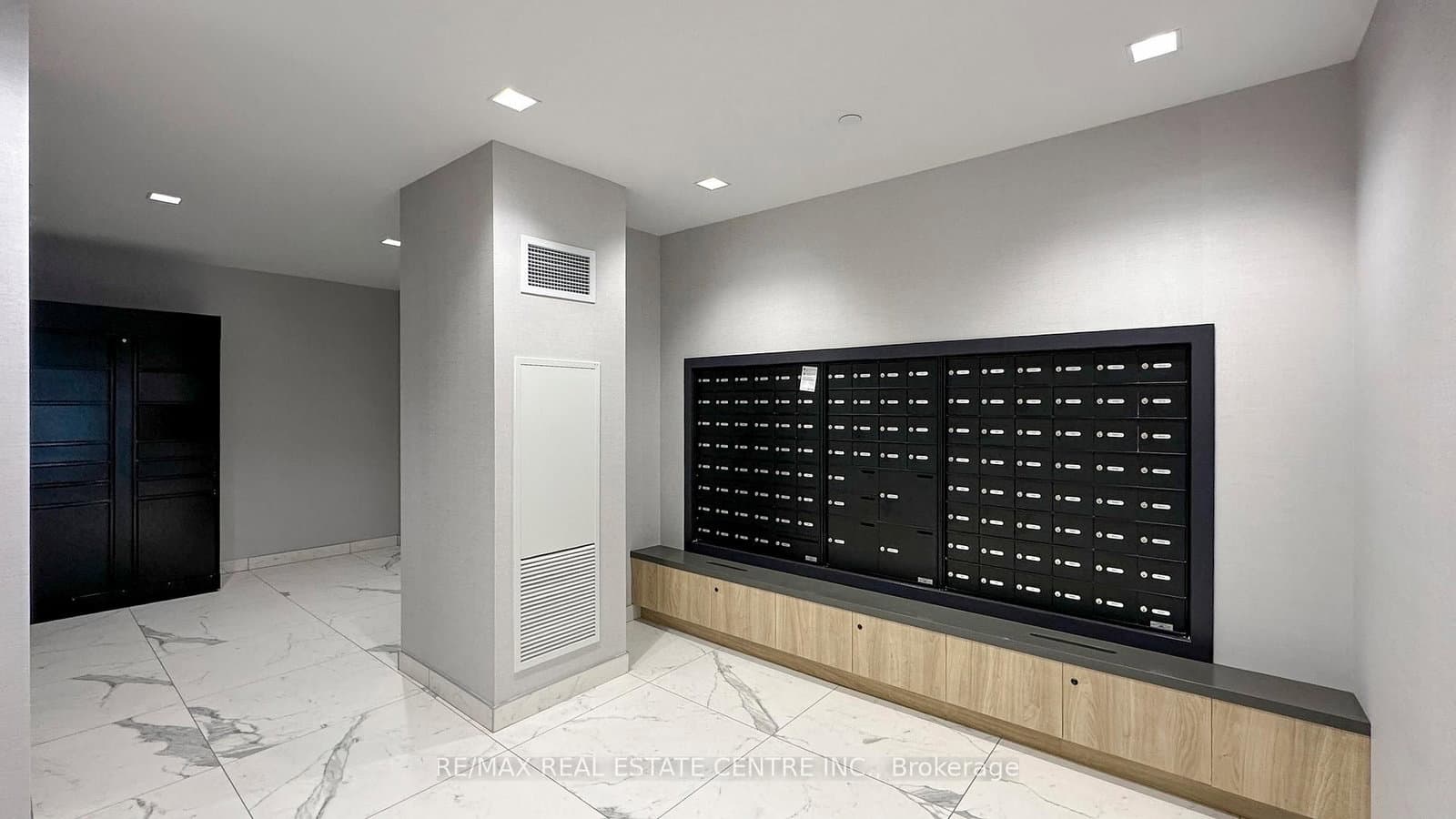 1010 Dundas Street E, Unit PH12 thumbnail 45