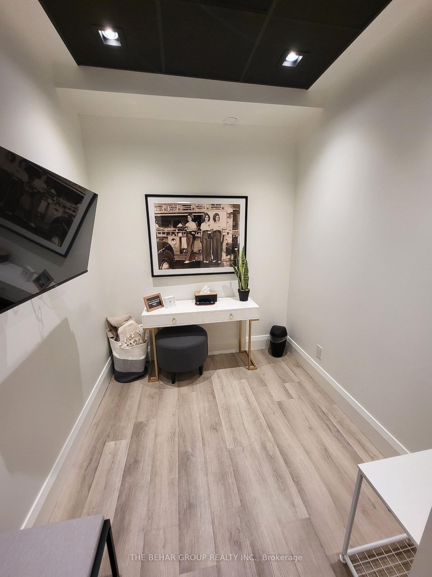 2128 Queen Street E thumbnail 10