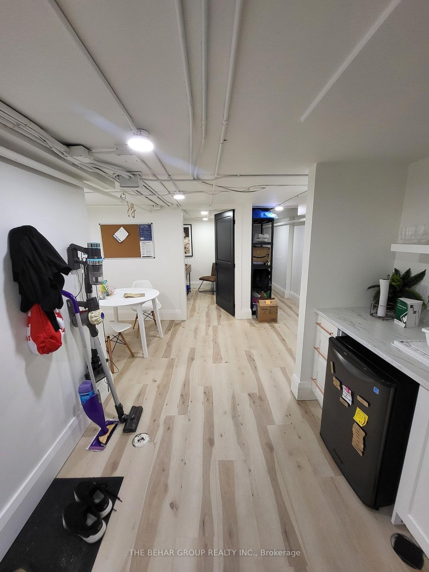 2128 Queen Street E thumbnail 8
