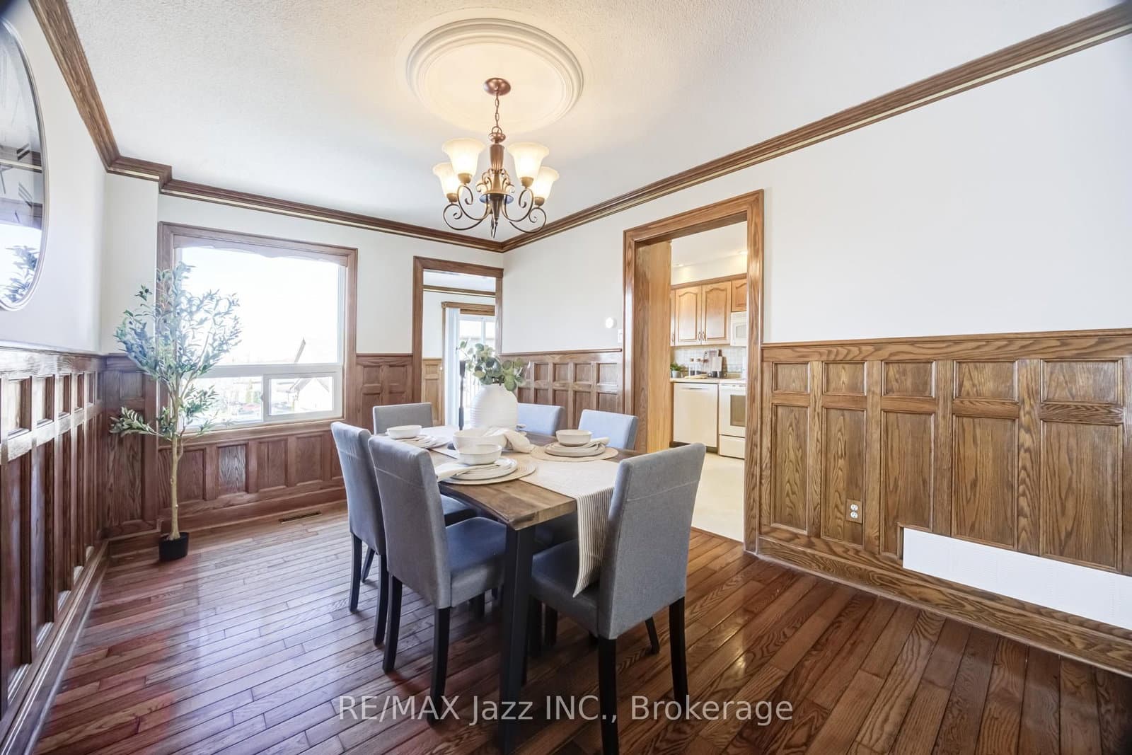 2 Coomer Crescent thumbnail 9
