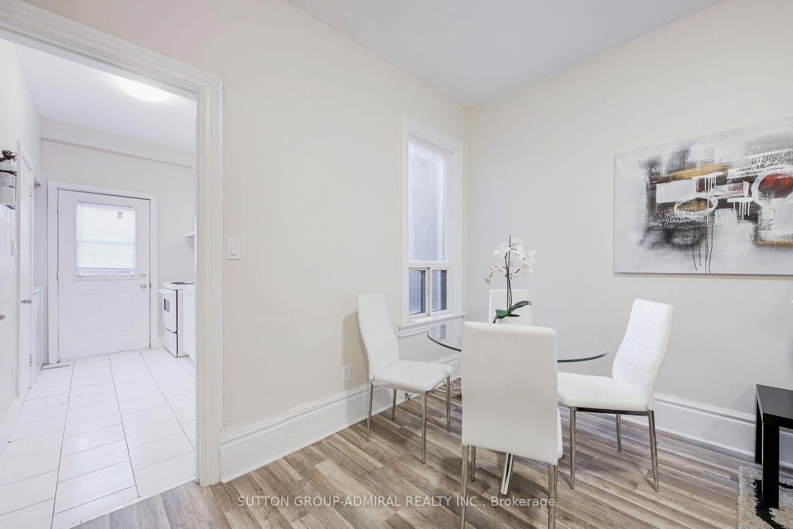 1934 Queen Street E, Unit Upper thumbnail 4