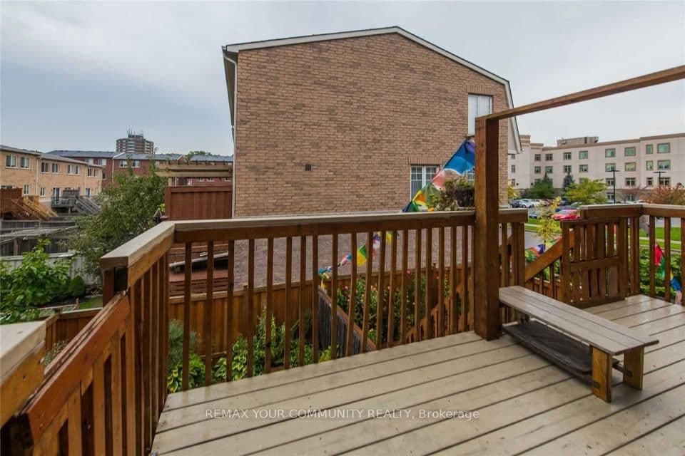 98 John Bell Crescent thumbnail 2