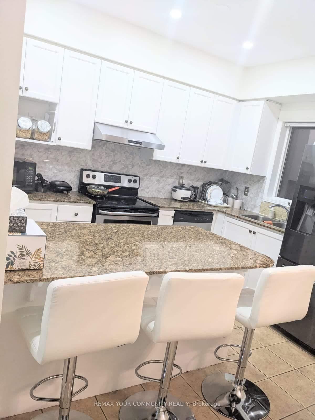 98 John Bell Crescent thumbnail 7