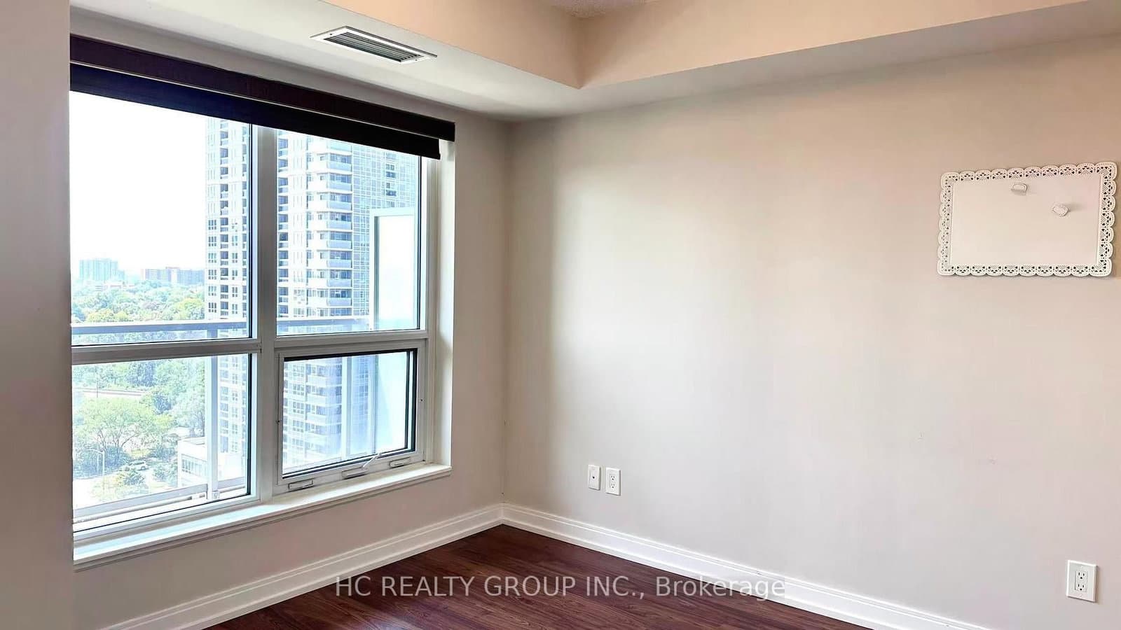 181 Village Green Square, Unit 1415 thumbnail 12