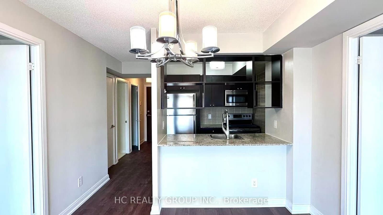 181 Village Green Square, Unit 1415 thumbnail 3