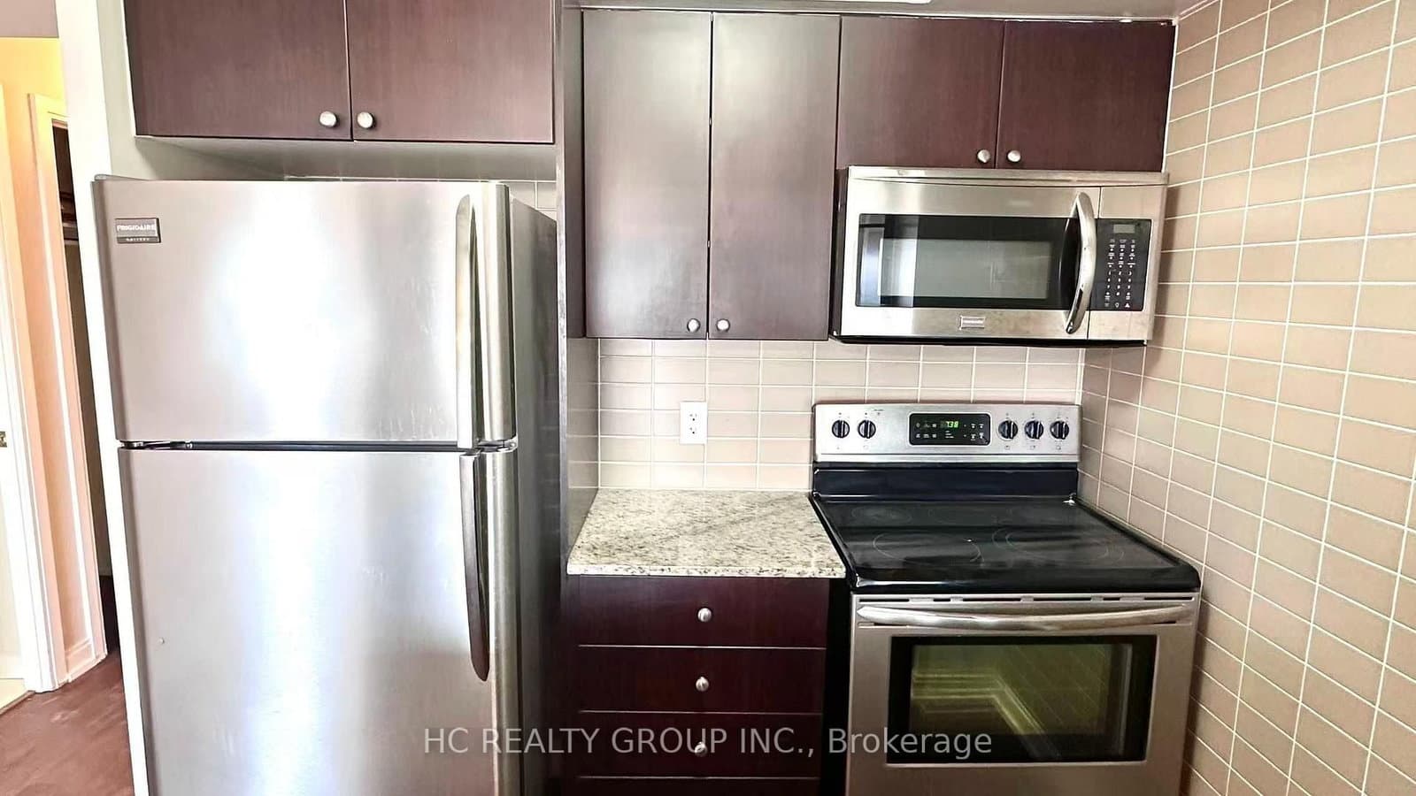 181 Village Green Square, Unit 1415 thumbnail 5